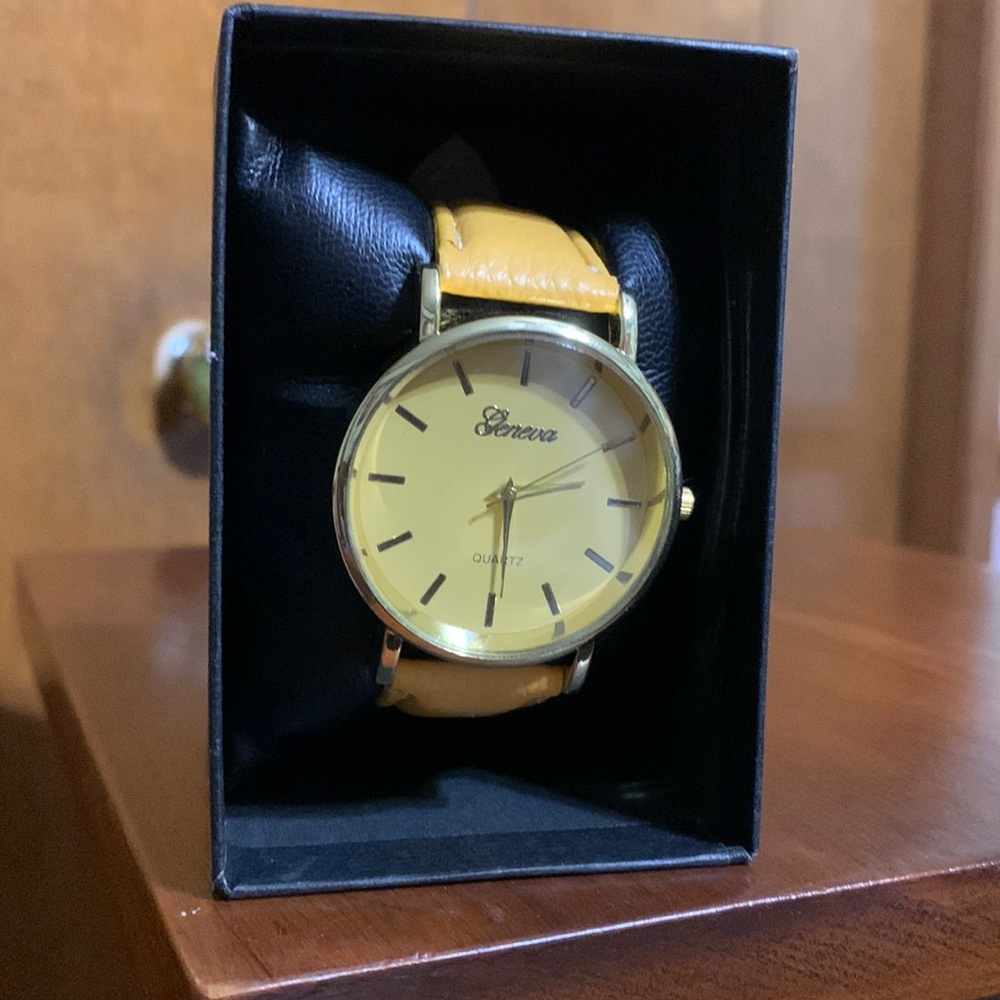 GENEVA-WATCH-NEW-GOLDEN YELLOW